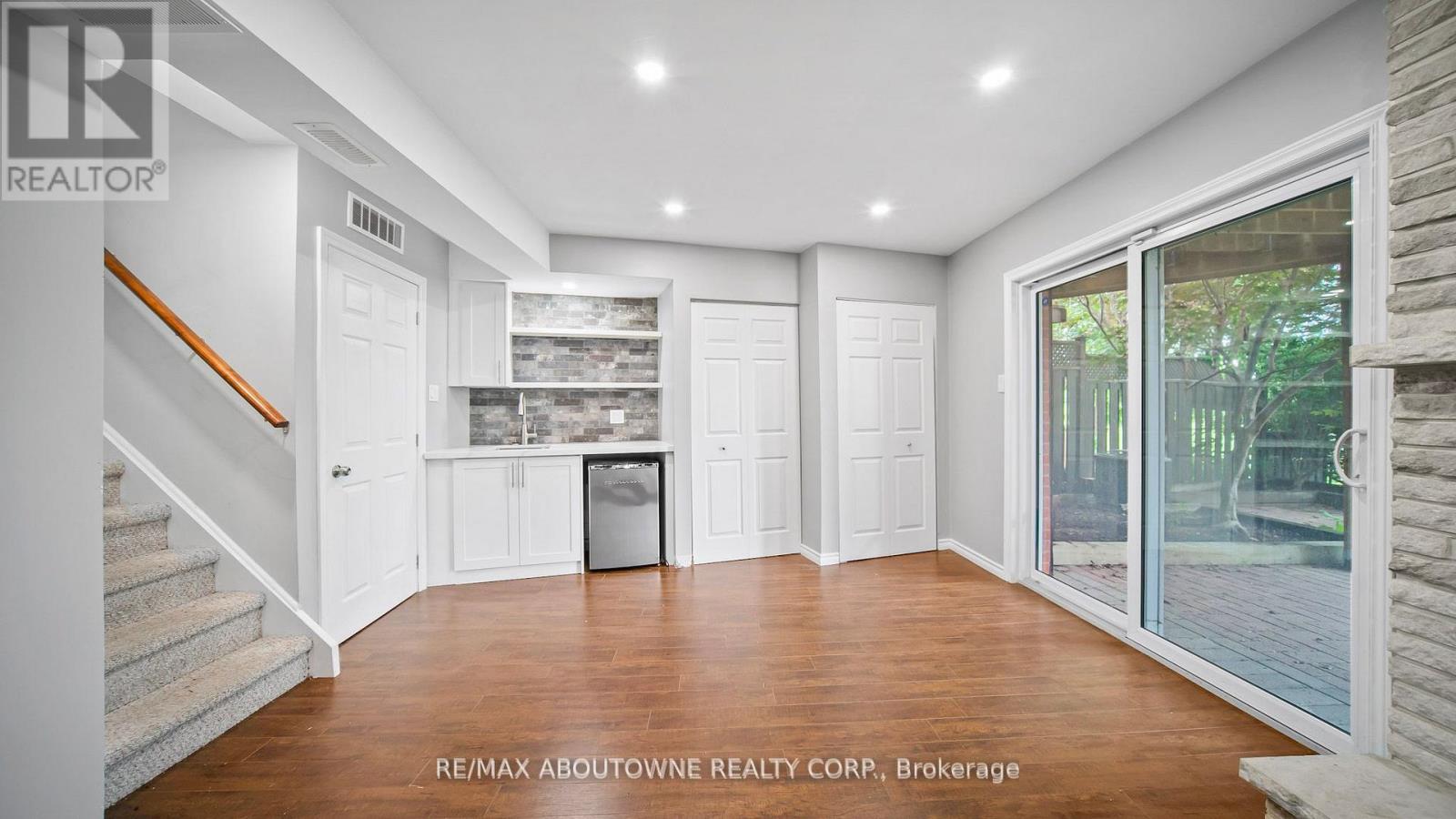 1228 Cornerbrook Place, Mississauga, Ontario  L5C 3J4 - Photo 27 - W12585700