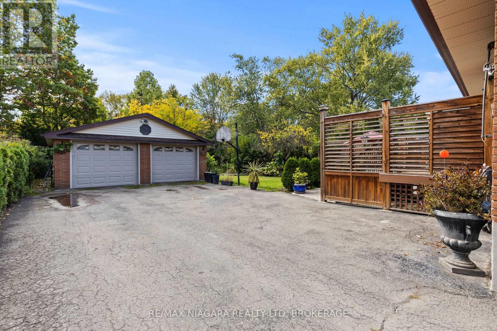 35 Chantler Road, Welland, Ontario  L3C 4M6 - Photo 6 - X12585768