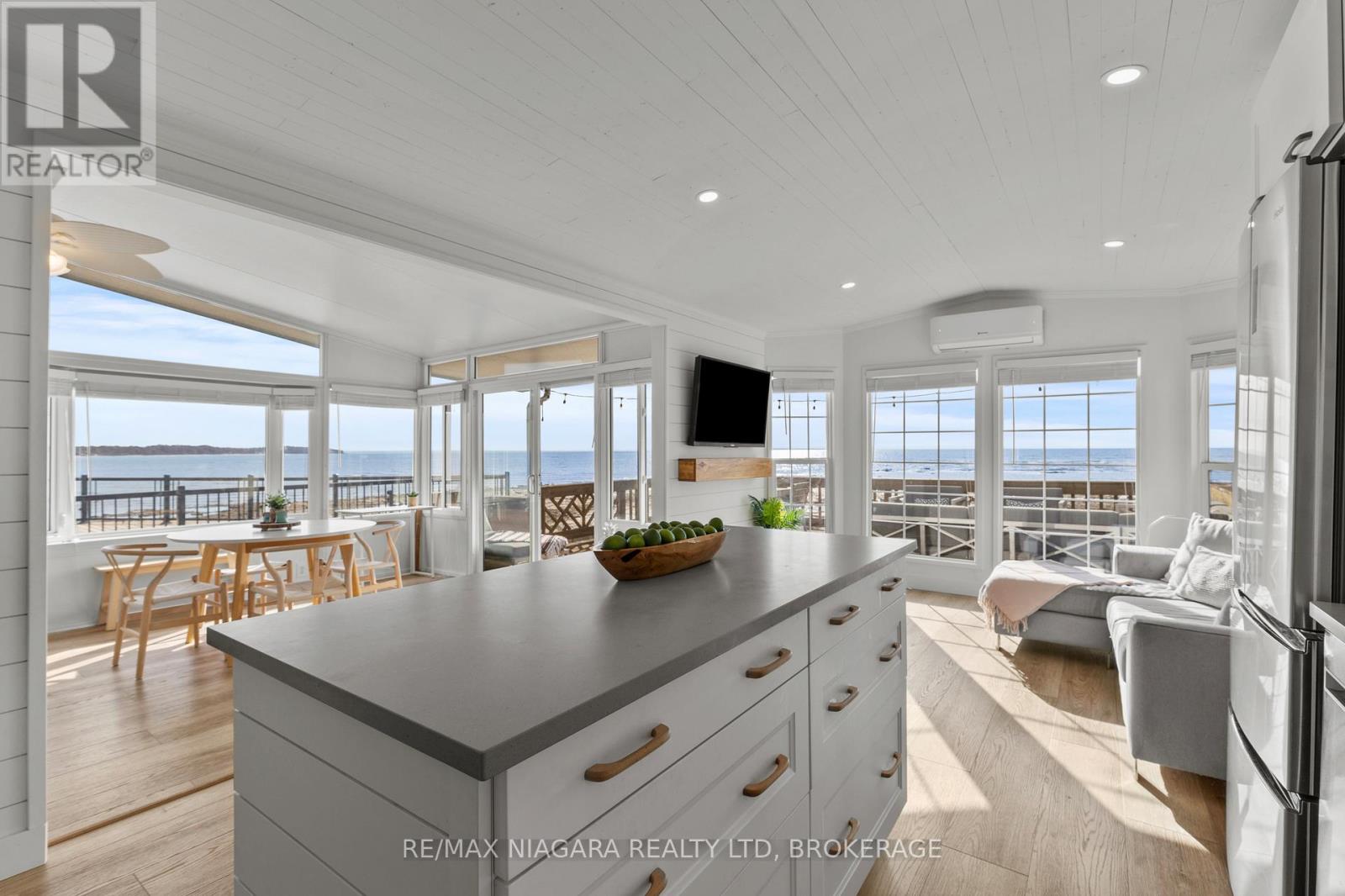 490 Empire Road, Port Colborne, Ontario L0S 1R0 - Photo 1 - X12585804