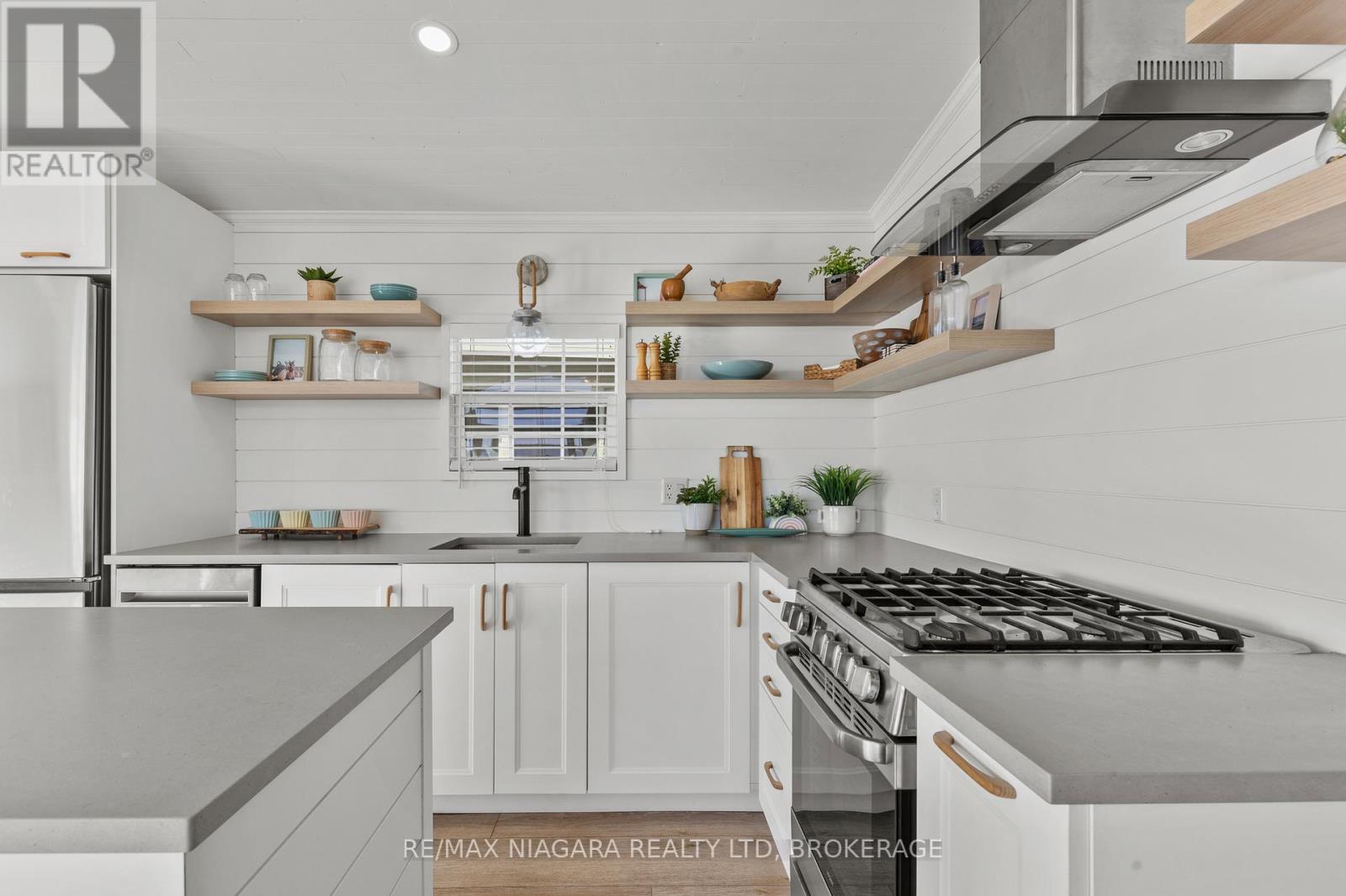 490 Empire Road, Port Colborne, Ontario L0S 1R0 - Photo 10 - X12585804