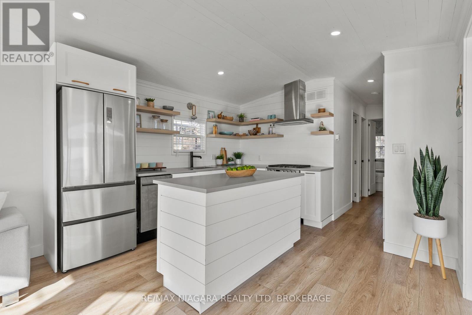 490 Empire Road, Port Colborne, Ontario L0S 1R0 - Photo 11 - X12585804