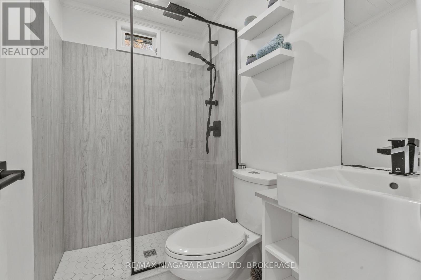 490 Empire Road, Port Colborne, Ontario L0S 1R0 - Photo 13 - X12585804