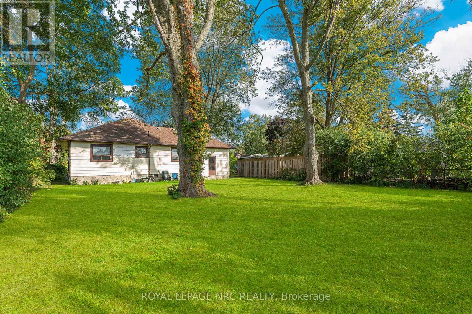 207 Elmwood Avenue, Fort Erie, Ontario  L0S 1B0 - Photo 23 - X12585880