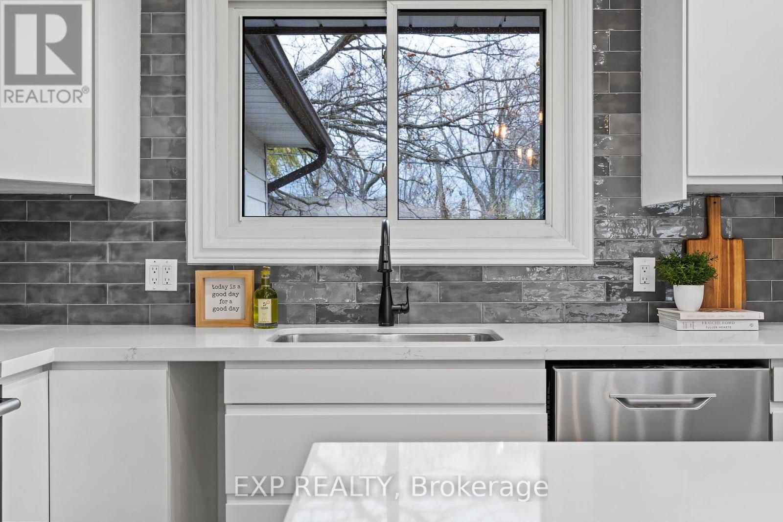 51 Burness Drive, St. Catharines, Ontario  L2P 1J4 - Photo 11 - X12585614