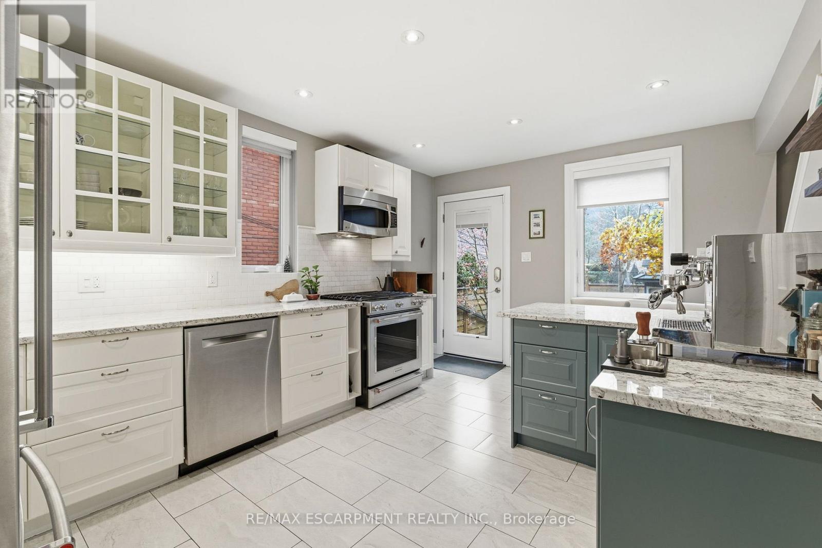 141 Markland Street, Hamilton, Ontario  L8P 2K3 - Photo 13 - X12585622