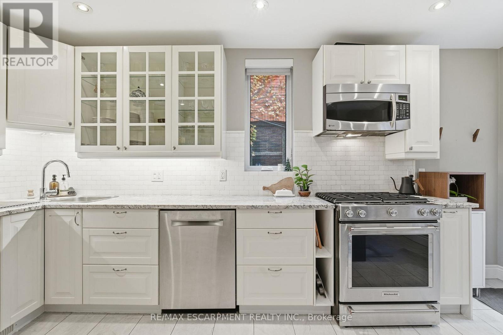 141 Markland Street, Hamilton, Ontario  L8P 2K3 - Photo 16 - X12585622