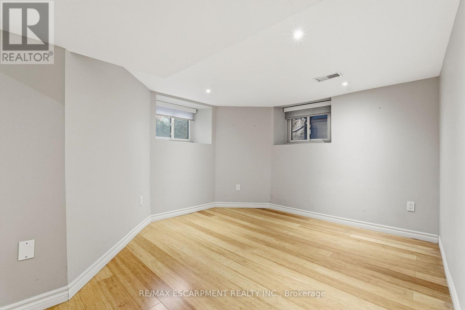 141 Markland Street, Hamilton, Ontario  L8P 2K3 - Photo 42 - X12585622