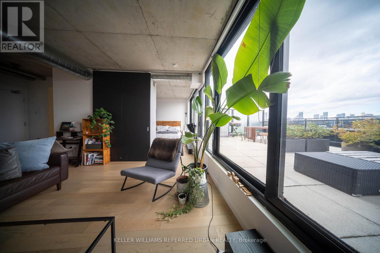 913 - 51 Trolley Crescent, Toronto, Ontario M5A 0E9 - Photo 5 - C12583532