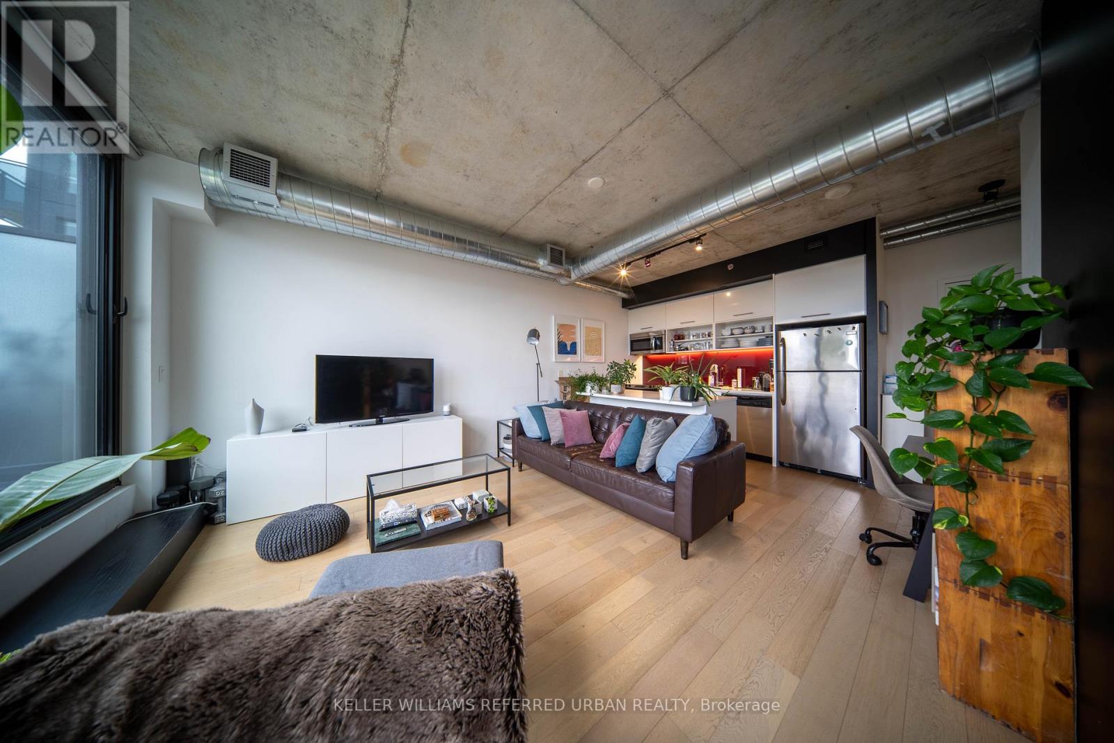 913 - 51 Trolley Crescent, Toronto, Ontario M5A 0E9 - Photo 2 - C12583532