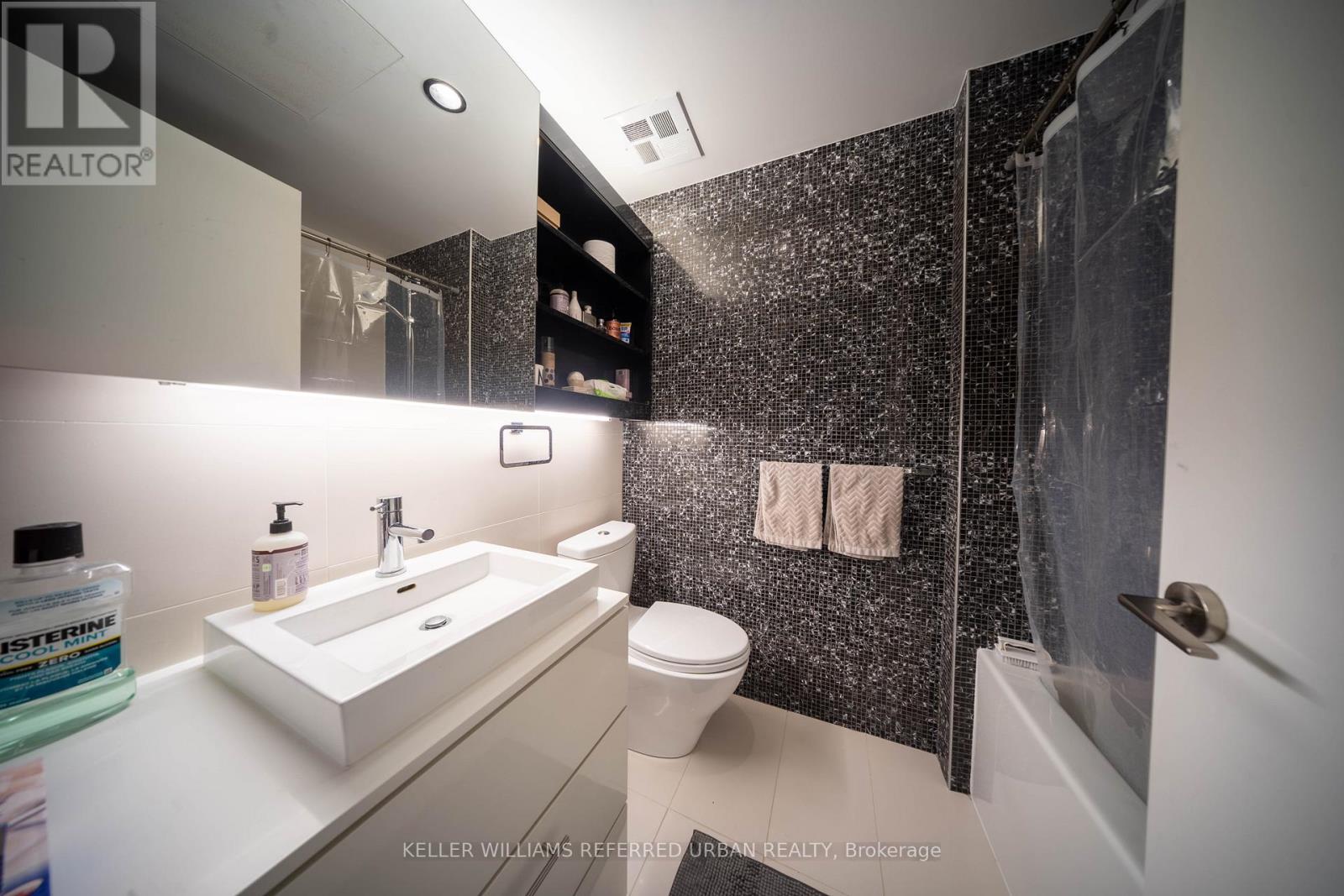 913 - 51 Trolley Crescent, Toronto, Ontario M5A 0E9 - Photo 12 - C12583532