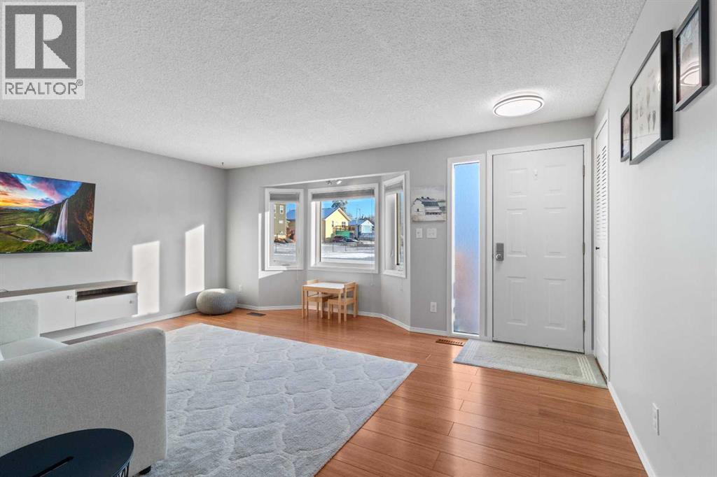 500 Queen Street, Elnora, Alberta  T0M 0Y0 - Photo 7 - A2271481