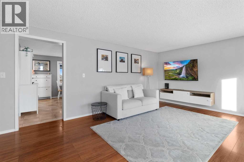 500 Queen Street, Elnora, Alberta  T0M 0Y0 - Photo 9 - A2271481