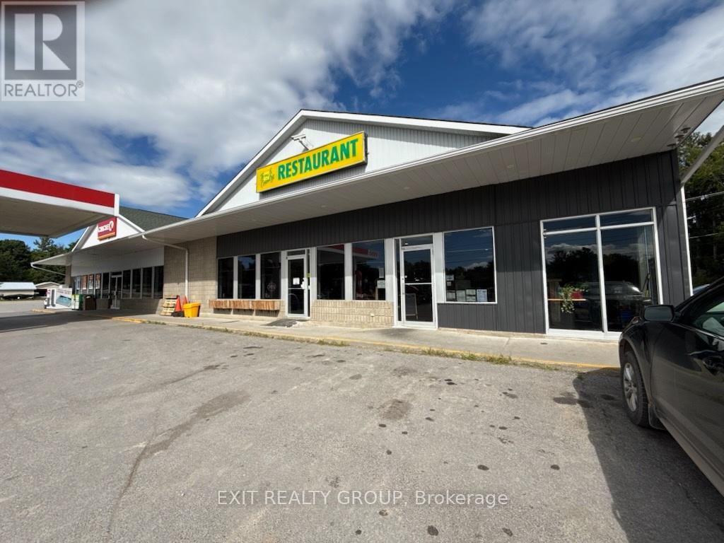 231 Durham Street, Madoc, Ontario K0K 2K0 - Photo 2 - X12584448