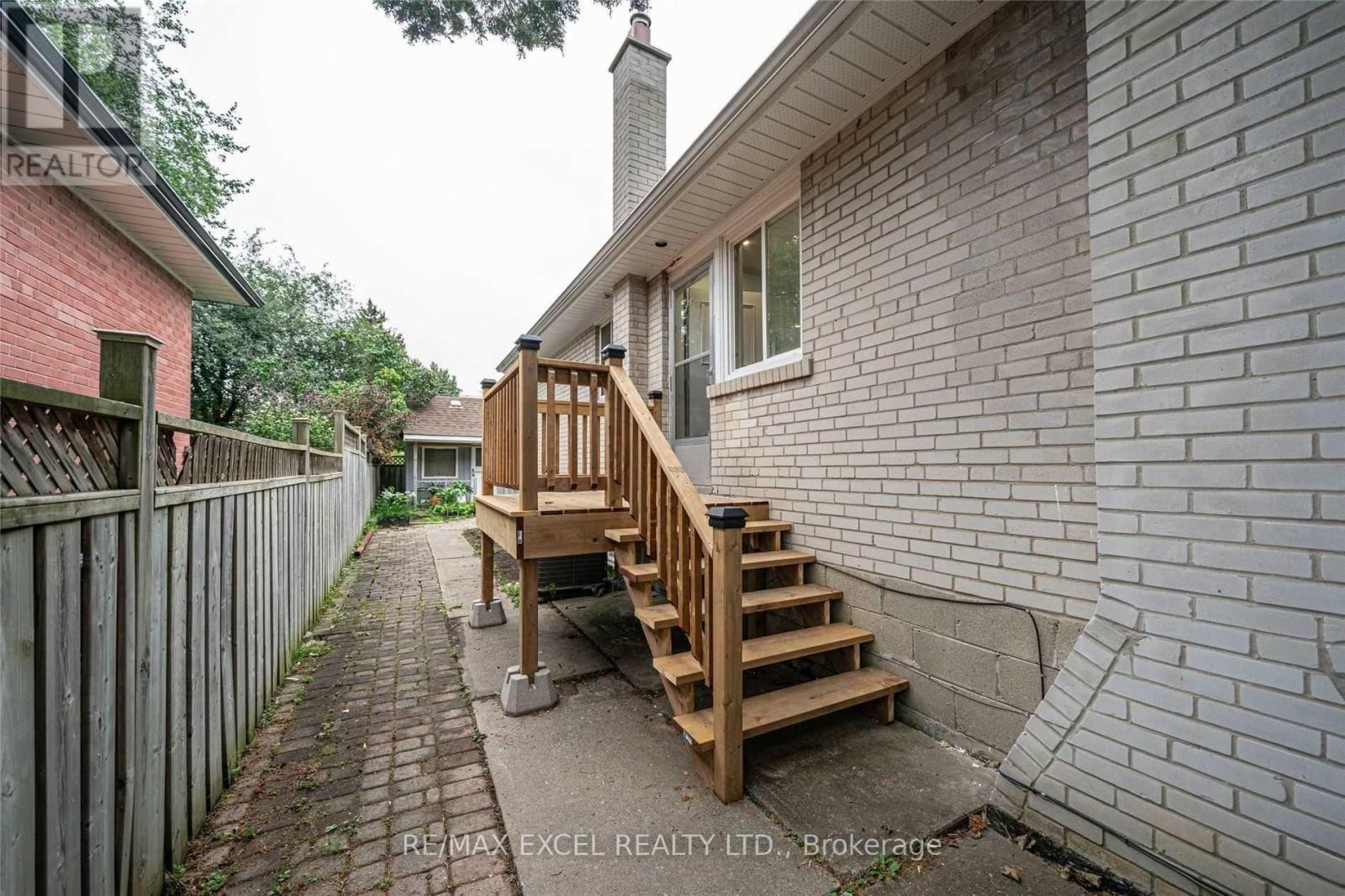 Main - 412 Balkan Road, Richmond Hill, Ontario  L4C 2P3 - Photo 14 - N12575406