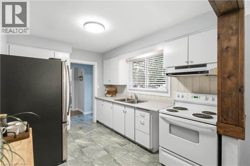 30 Kelly Street, Waterdown, Ontario  L0R 2H0 - Photo 17 - 40790838