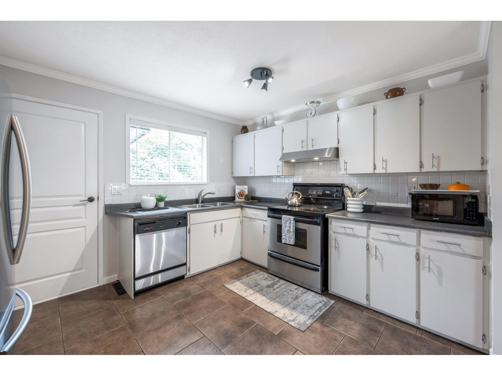 11344 86a Avenue, Delta, British Columbia  V4C 2Y8 - Photo 12 - R3019678