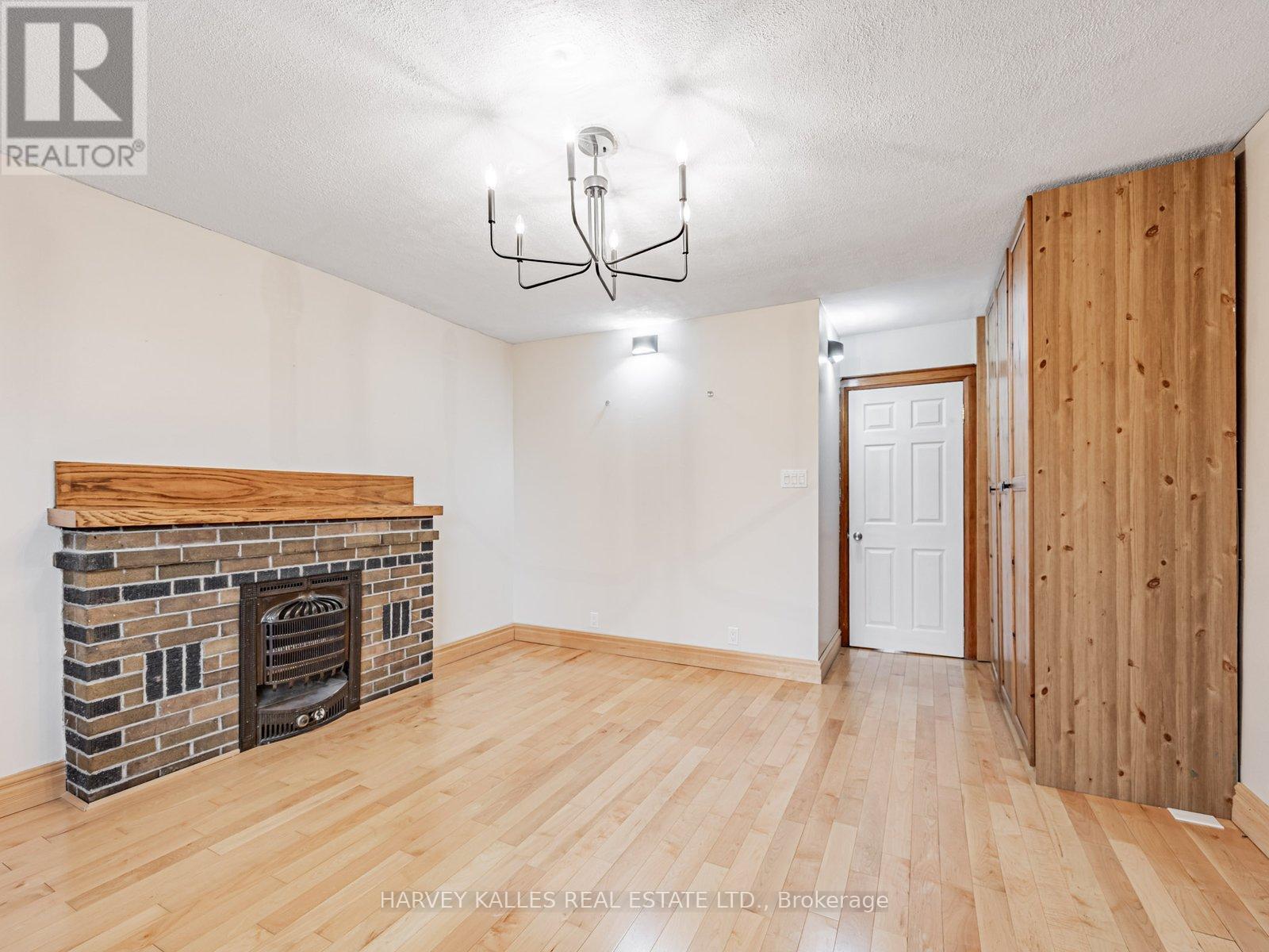 57 Kenwood Avenue, Toronto, Ontario  M6C 2S1 - Photo 13 - C12585742