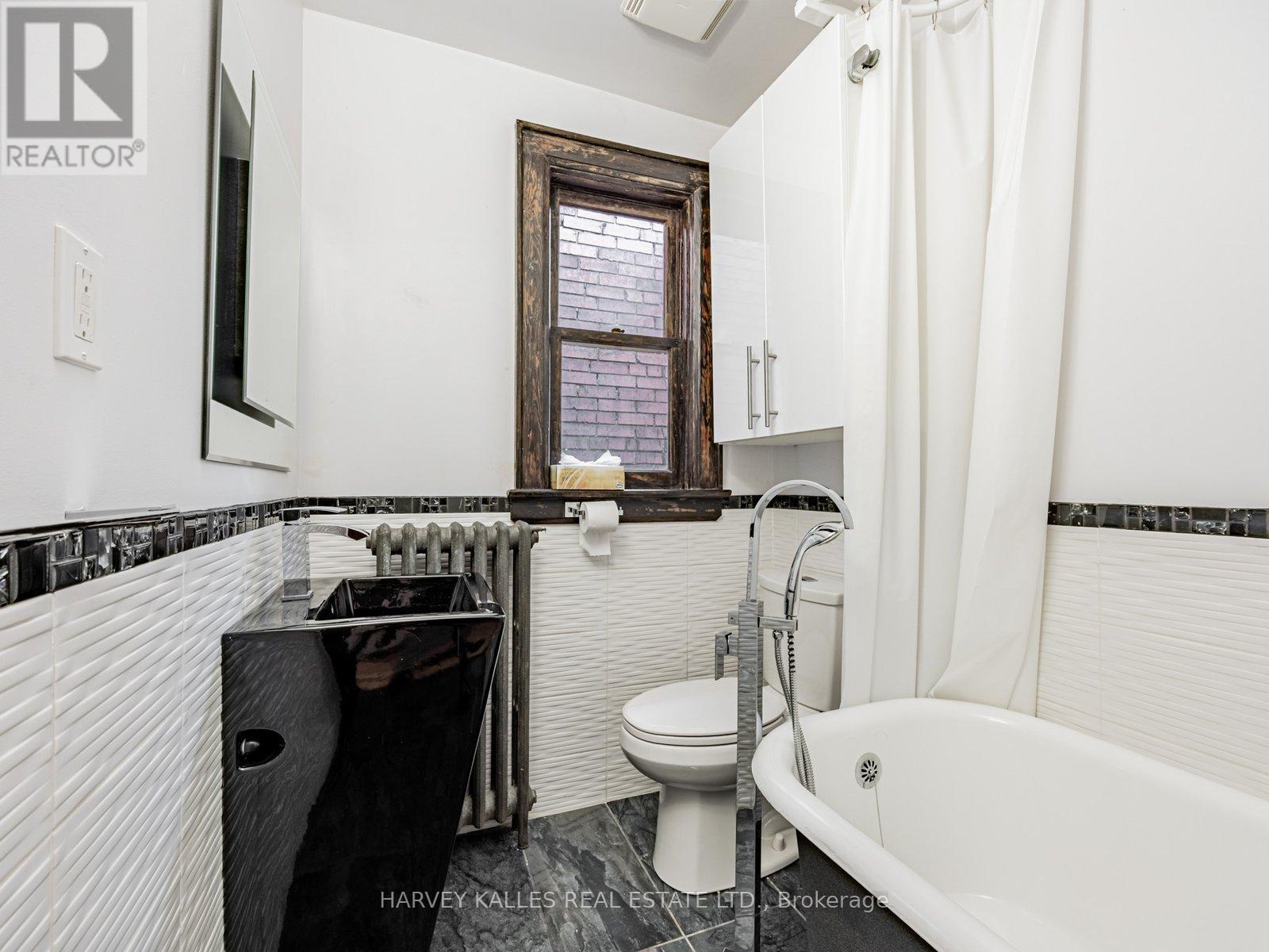 57 Kenwood Avenue, Toronto, Ontario  M6C 2S1 - Photo 9 - C12585742