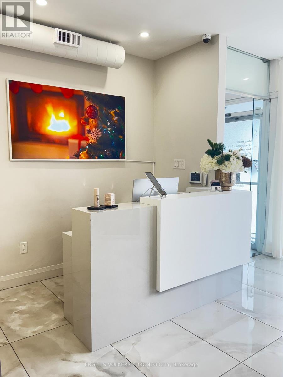 3449 Yonge Street, Toronto, Ontario  M4N 2N3 - Photo 2 - C12585870