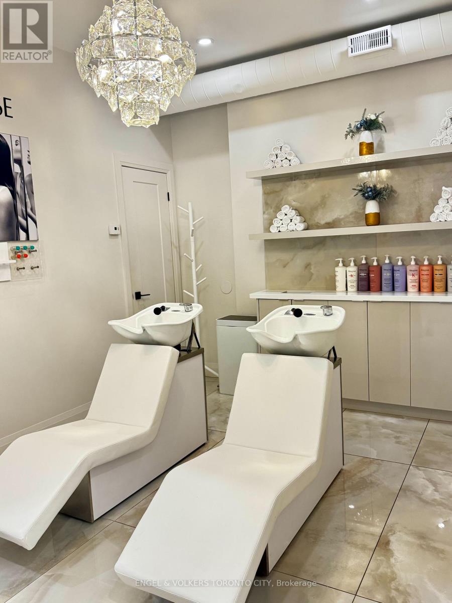 3449 Yonge Street, Toronto, Ontario  M4N 2N3 - Photo 5 - C12585870