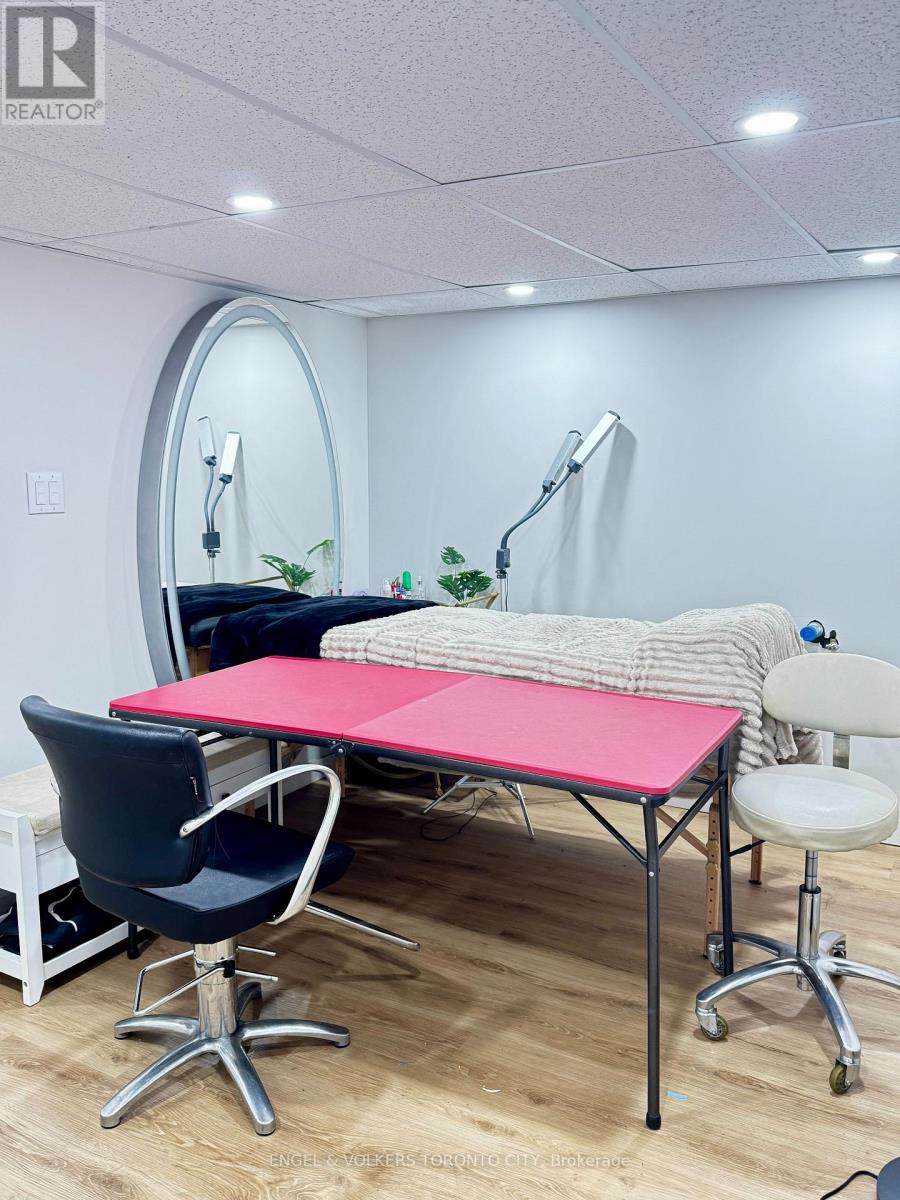 3449 Yonge Street, Toronto, Ontario  M4N 2N3 - Photo 6 - C12585870