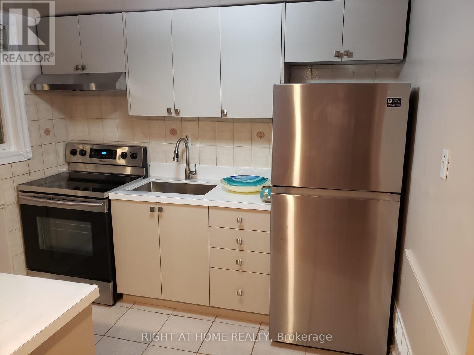 Basement - 19 Bingham Street, Richmond Hill, Ontario  L4C 8Y6 - Photo 5 - N12584636