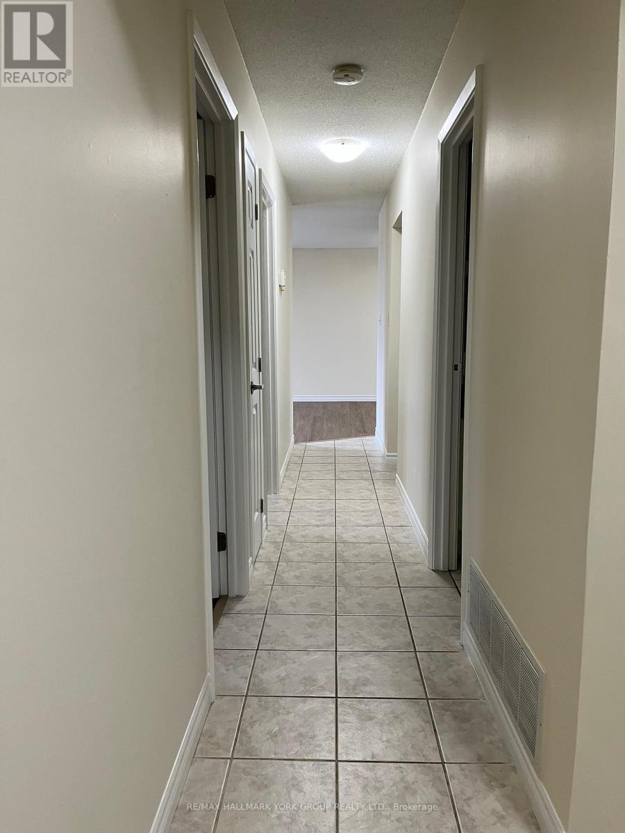 O12 - 131 Edgehill Drive, Barrie, Ontario  L4N 1L9 - Photo 2 - S12563942