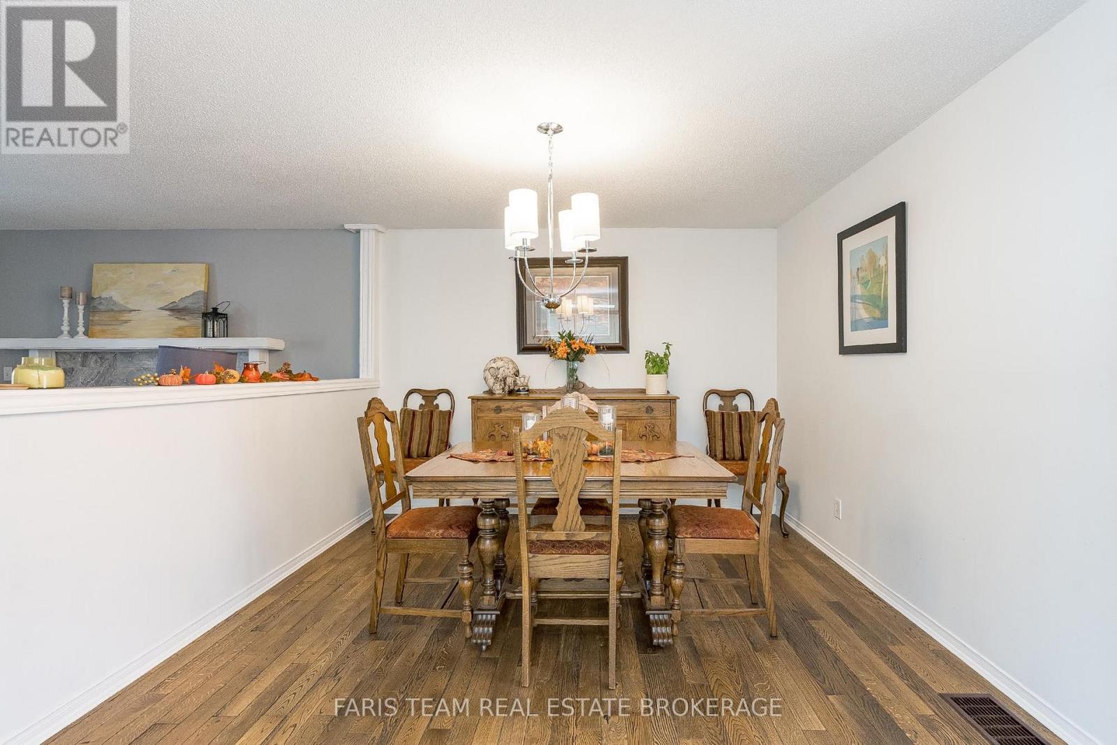 81 Corner Brook Trail, Innisfil, Ontario  L9S 1S1 - Photo 10 - N12585902