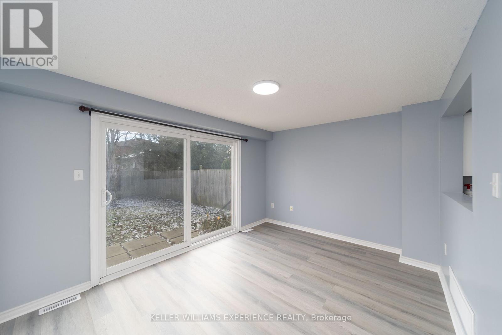 27 - 38 Kenwell Crescent, Barrie (Holly), Ontario  L4N 0Z6 - Photo 7 - S12585750