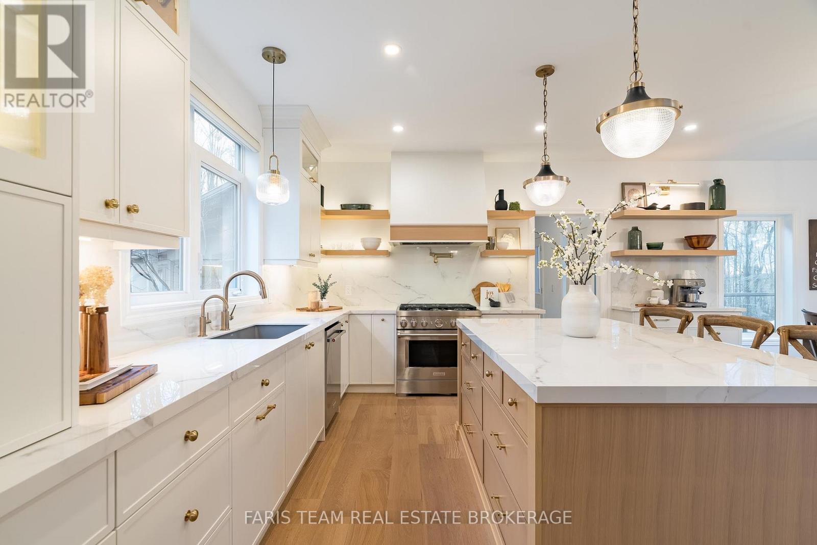 911 Bass Lake Side Road W, Oro-Medonte (Horseshoe Valley), Ontario  L0L 2E0 - Photo 11 - S12585774