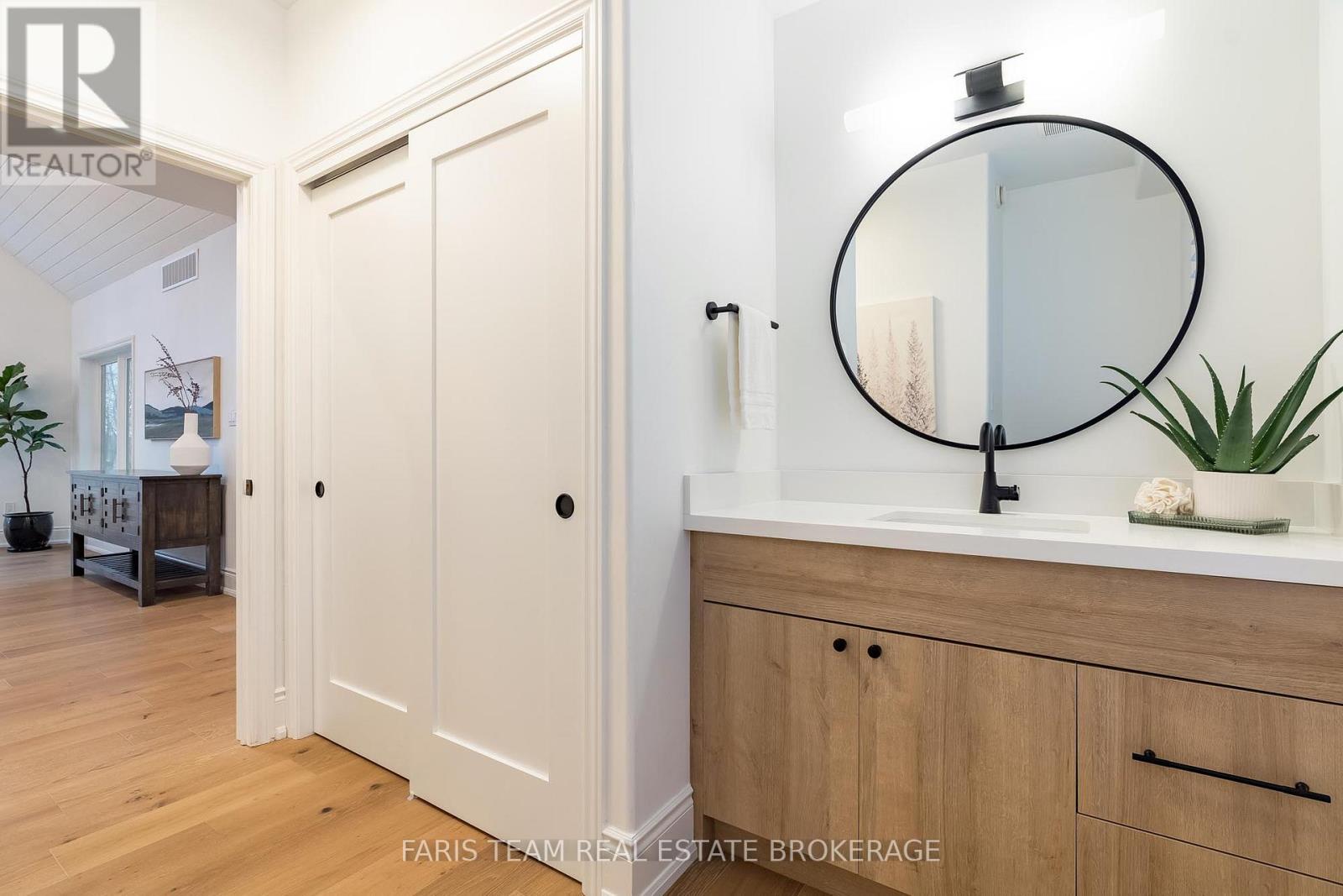 911 Bass Lake Side Road W, Oro-Medonte (Horseshoe Valley), Ontario  L0L 2E0 - Photo 17 - S12585774