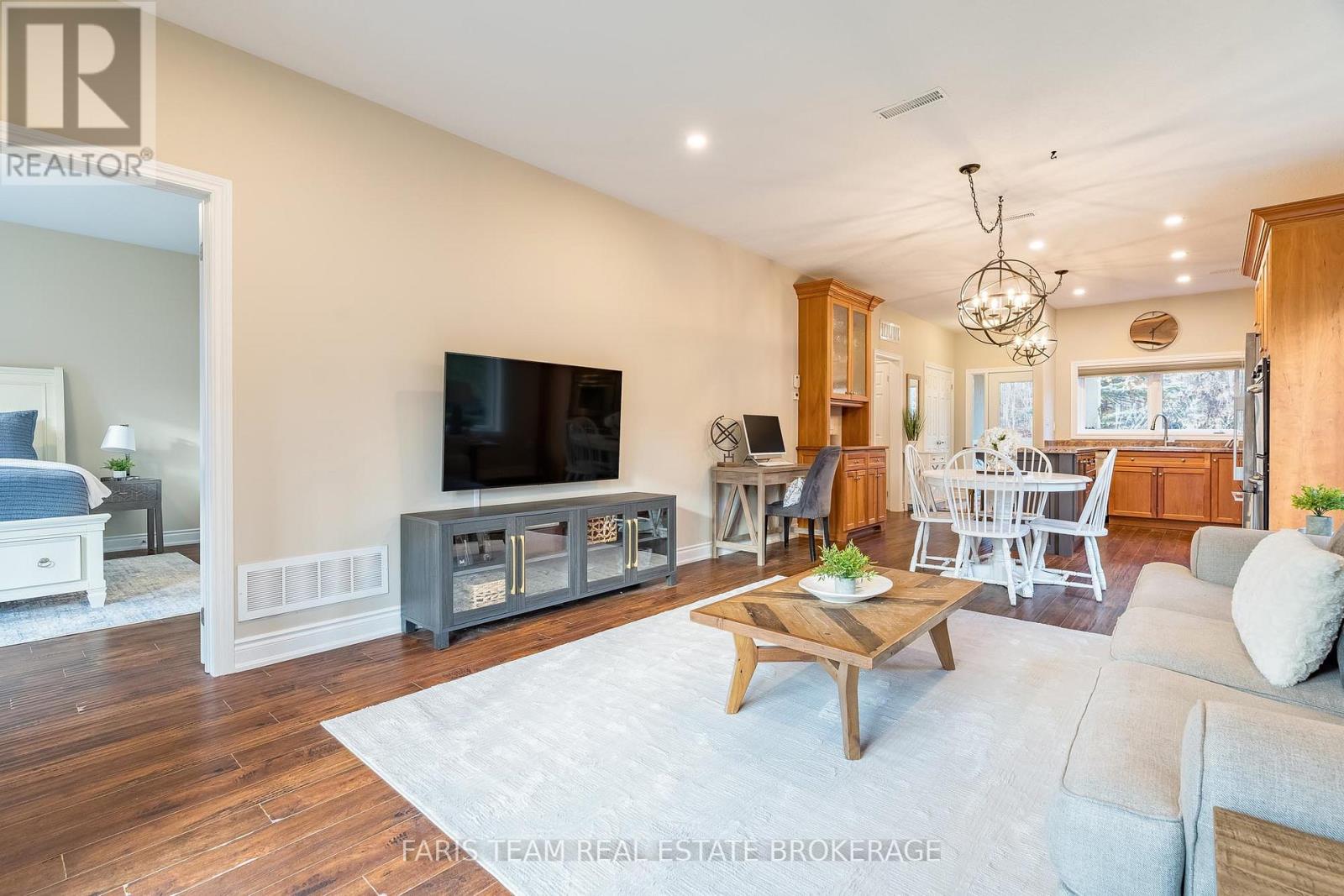 911 Bass Lake Side Road W, Oro-Medonte (Horseshoe Valley), Ontario  L0L 2E0 - Photo 36 - S12585774