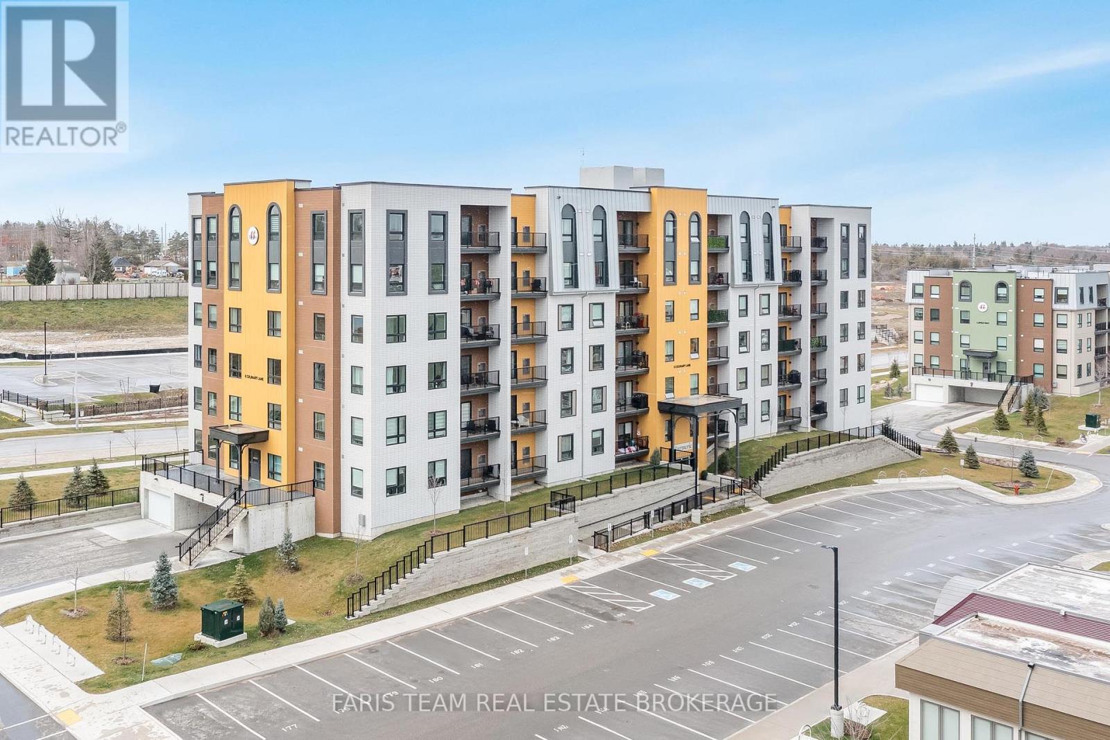 411 - 8 CULINARY LANE, Barrie, Ontario