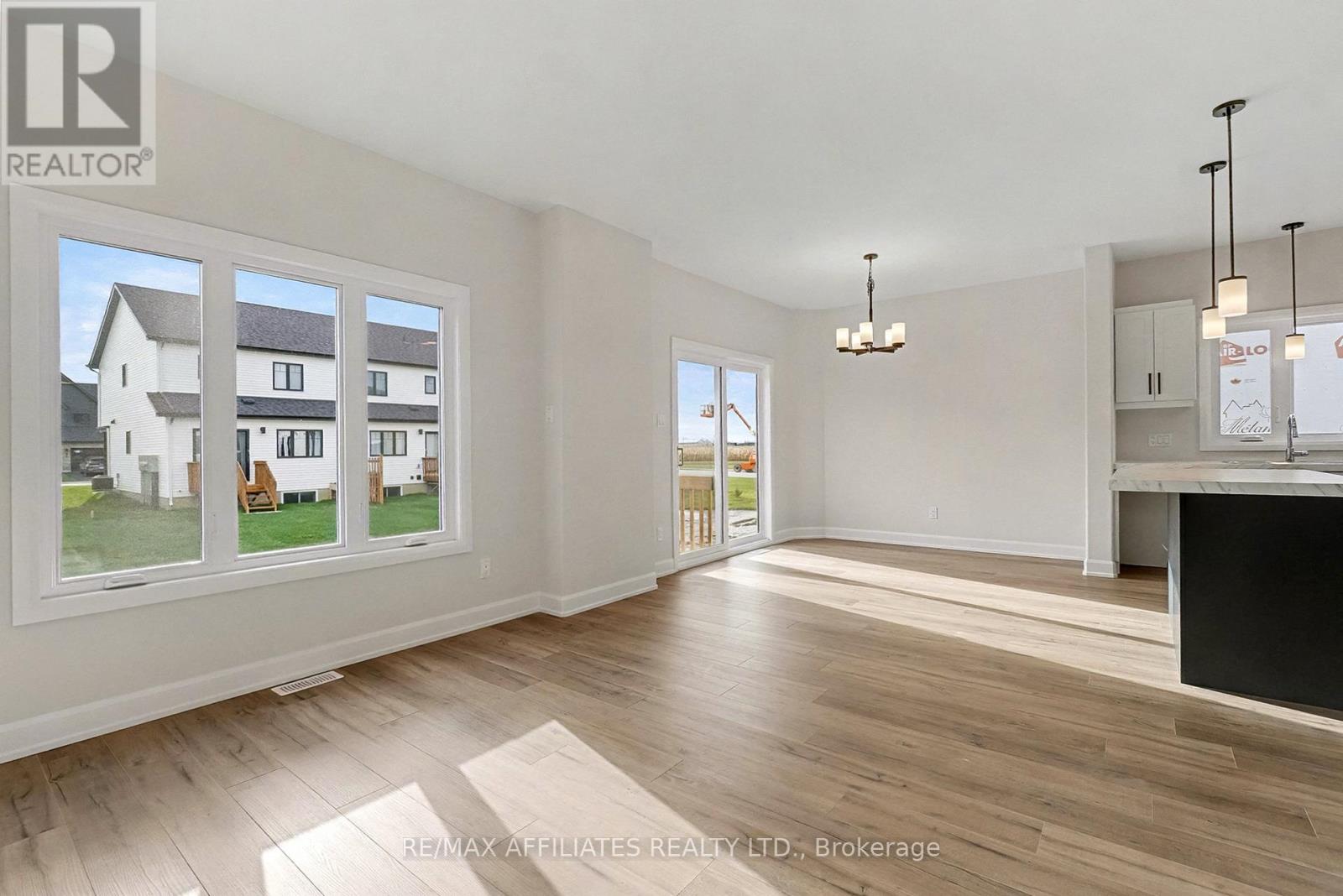 408 Falcon Lane, Russell, Ontario  K4R 1E5 - Photo 2 - X9517770