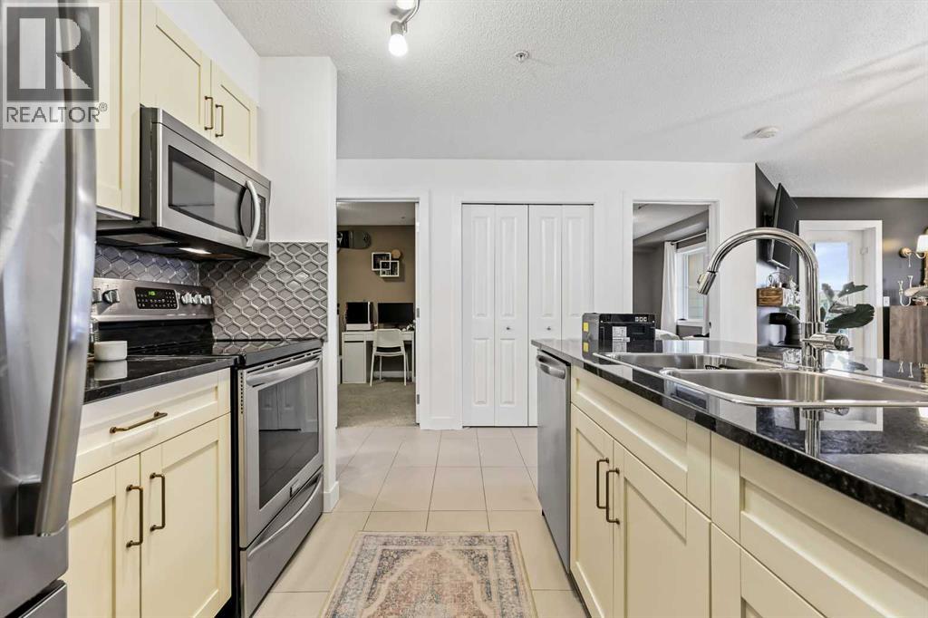 2212, 81 Legacy Boulevard Se, Calgary, Alberta  T2X 2B9 - Photo 13 - A2271270