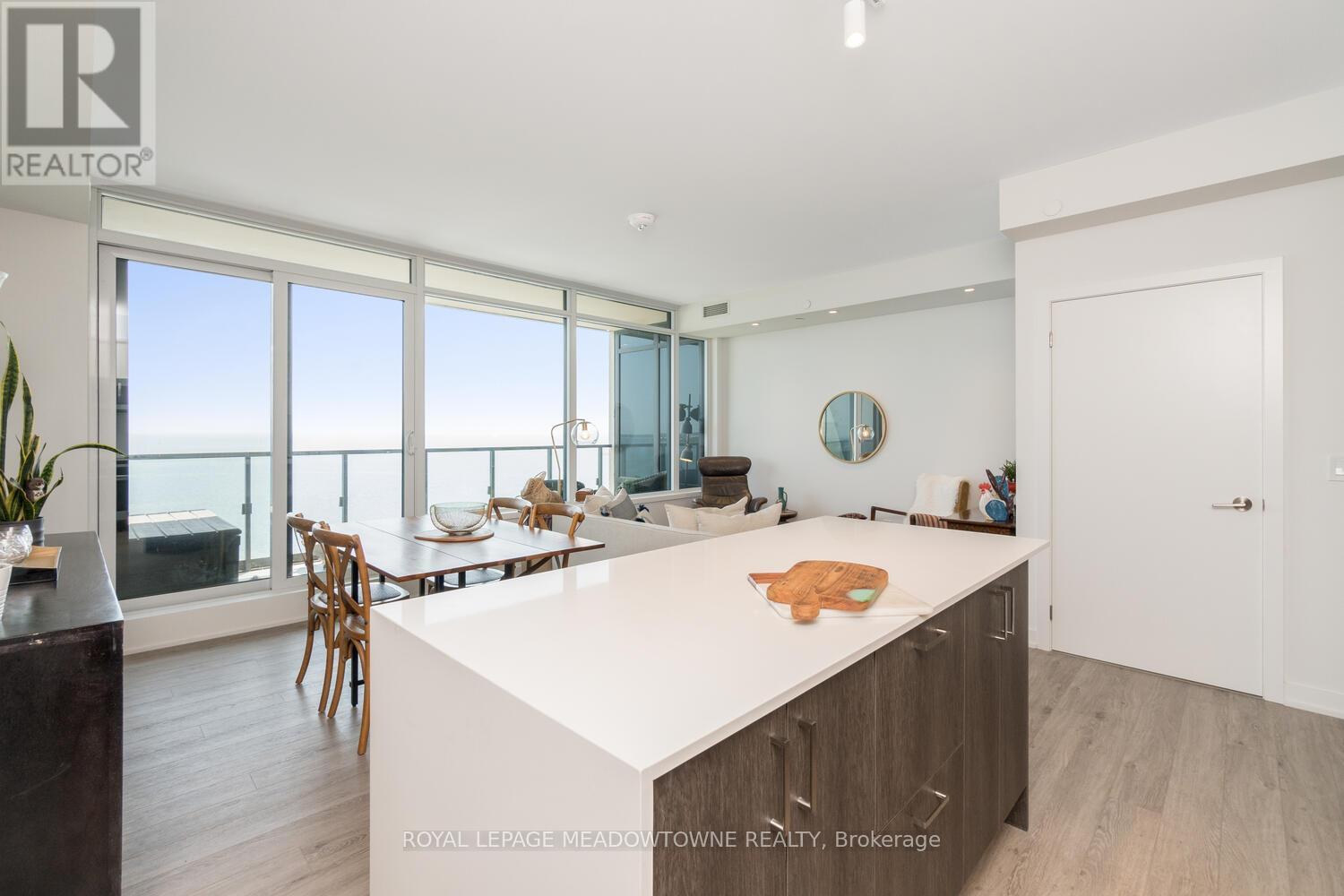 2307 - 1926 Lake Shore Boulevard W, Toronto, Ontario  M6S 1A1 - Photo 9 - W12585738