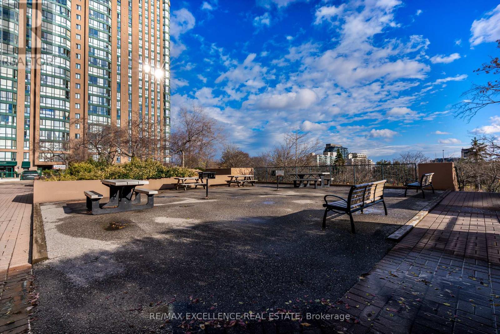 201 - 155 Hillcrest Avenue, Mississauga, Ontario  L5B 3Z2 - Photo 17 - W12585754