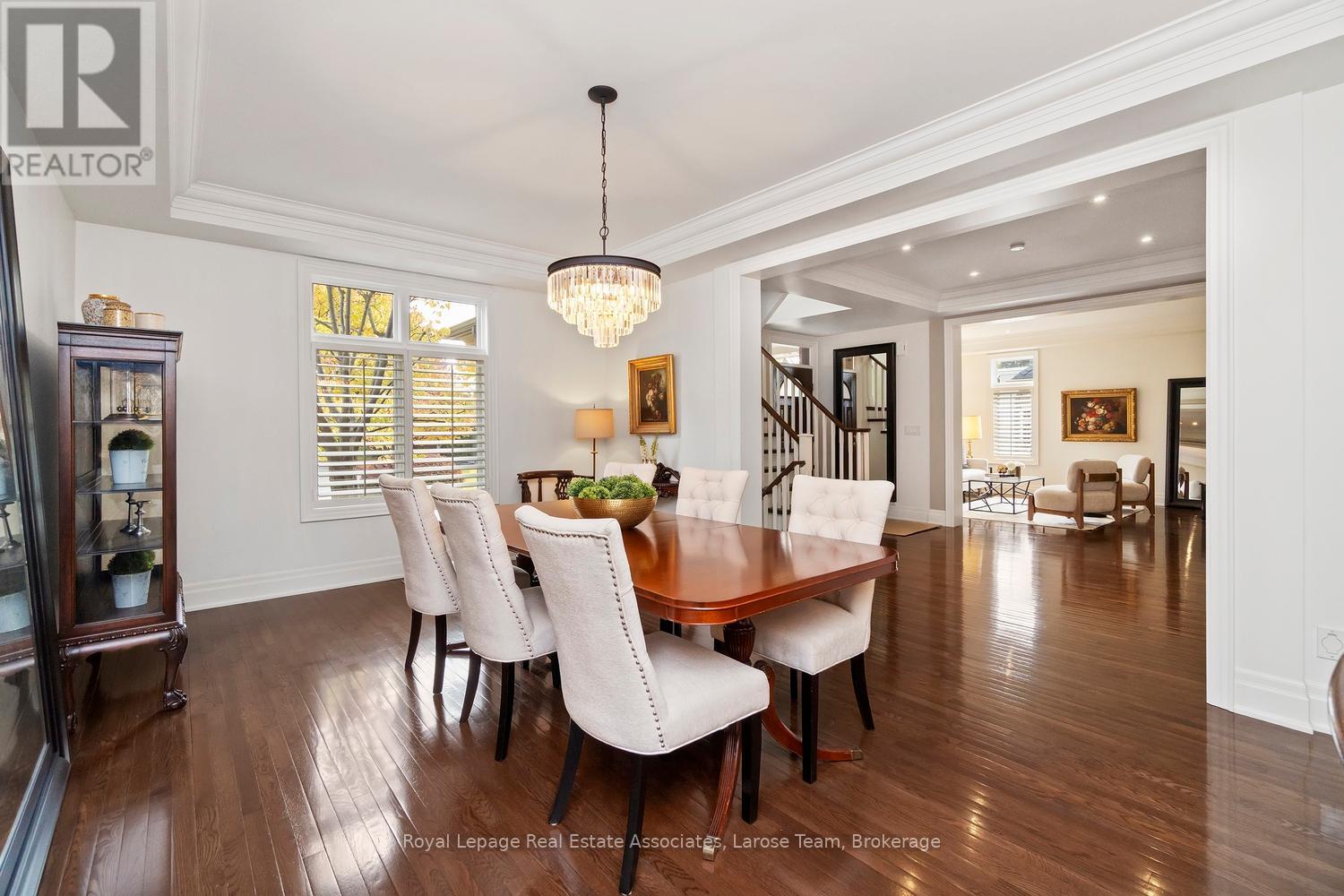 562 Gladwyne Court, Mississauga, Ontario  L5H 4L4 - Photo 11 - W12585922