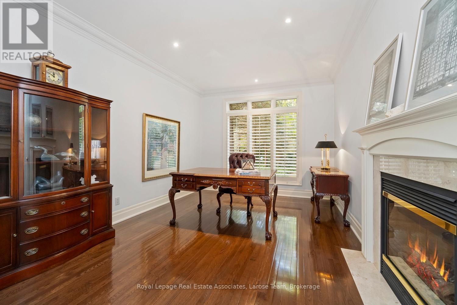 562 Gladwyne Court, Mississauga, Ontario  L5H 4L4 - Photo 12 - W12585922