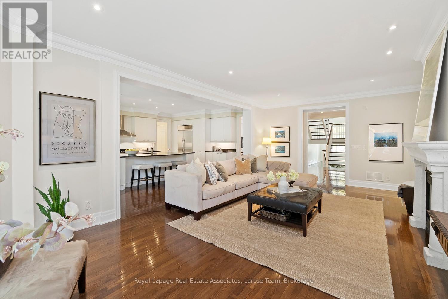 562 Gladwyne Court, Mississauga, Ontario  L5H 4L4 - Photo 16 - W12585922