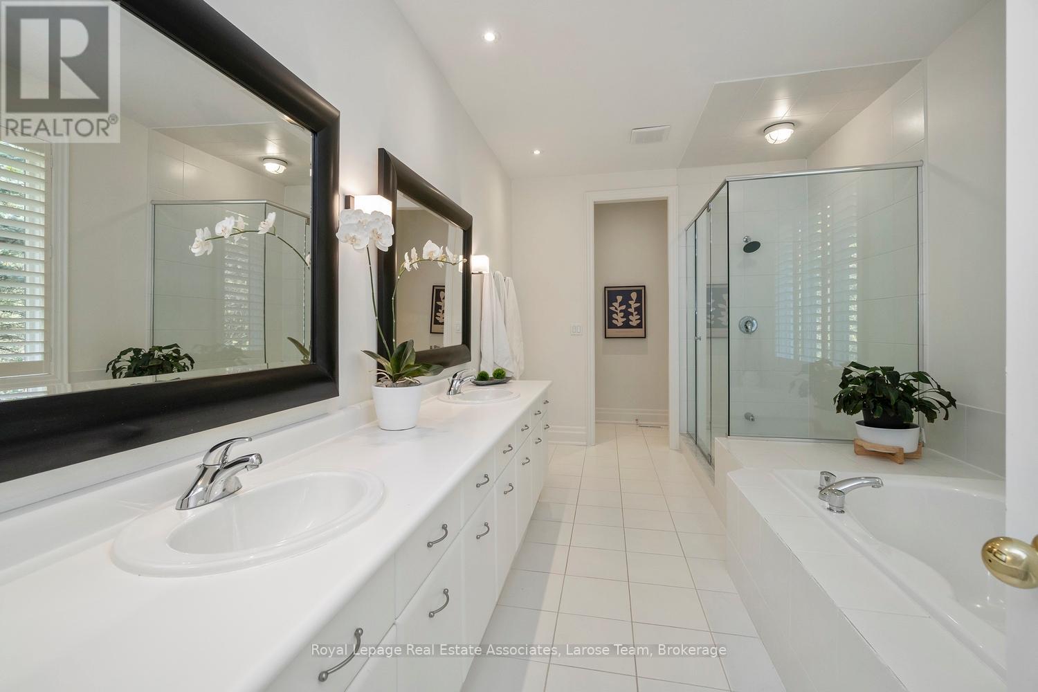 562 Gladwyne Court, Mississauga, Ontario  L5H 4L4 - Photo 28 - W12585922