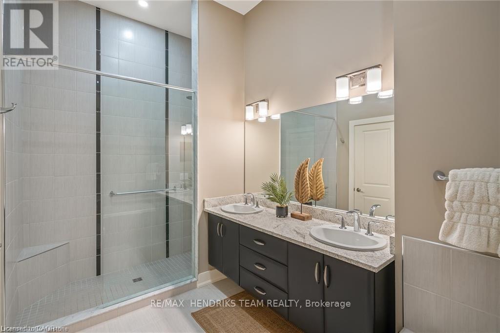 20 - 19 Lake Street, Grimsby, Ontario  L3M 0C3 - Photo 35 - X12367060