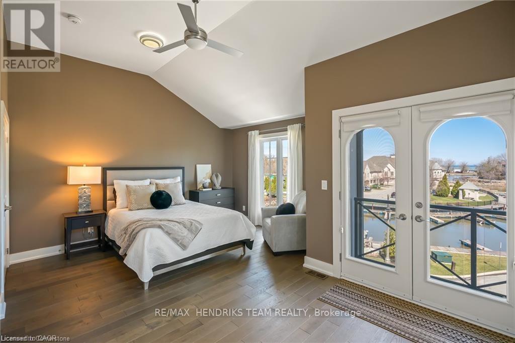 20 - 19 Lake Street, Grimsby, Ontario  L3M 0C3 - Photo 33 - X12367060