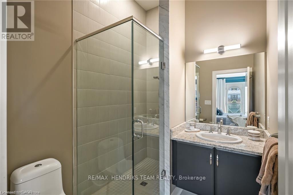 20 - 19 Lake Street, Grimsby, Ontario  L3M 0C3 - Photo 39 - X12367060