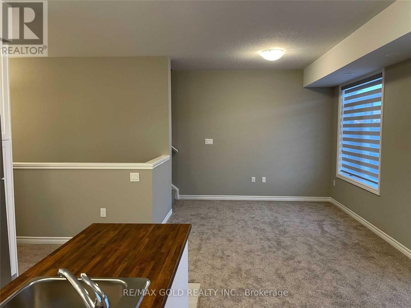 184 Wheat Lane, Kitchener, Ontario  N2R 0R4 - Photo 8 - X12585744