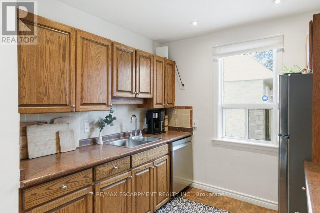 52 Sylvia Crescent, Hamilton, Ontario  L8K 2A9 - Photo 16 - X12585772