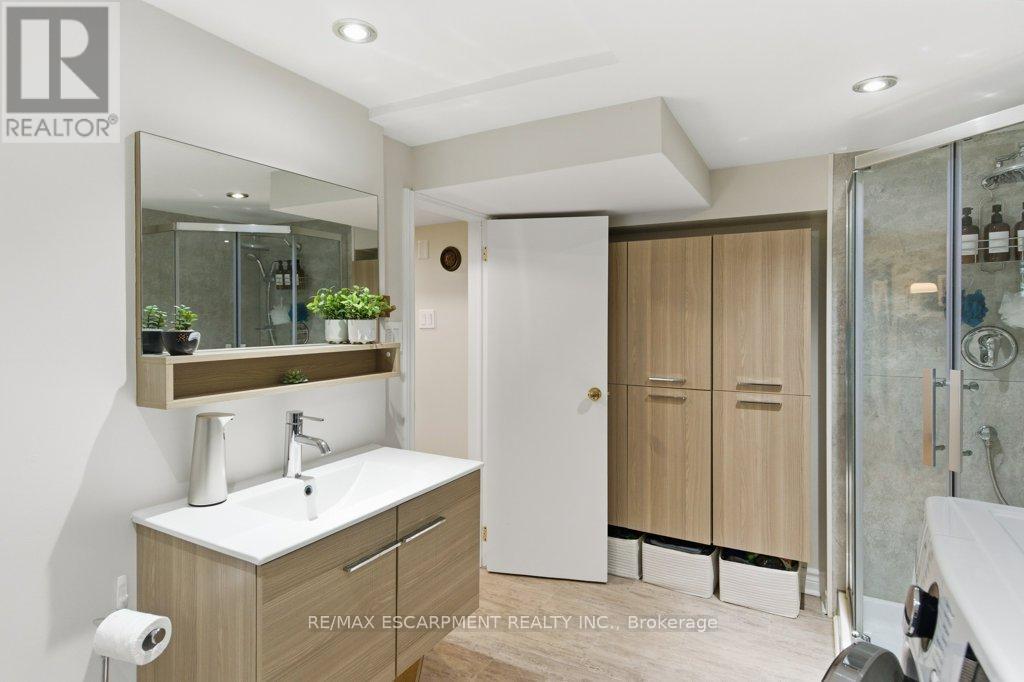 52 Sylvia Crescent, Hamilton, Ontario  L8K 2A9 - Photo 40 - X12585772