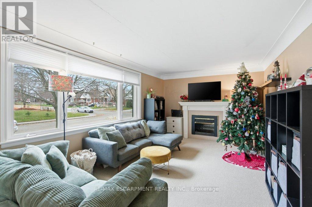 52 Sylvia Crescent, Hamilton, Ontario  L8K 2A9 - Photo 9 - X12585772