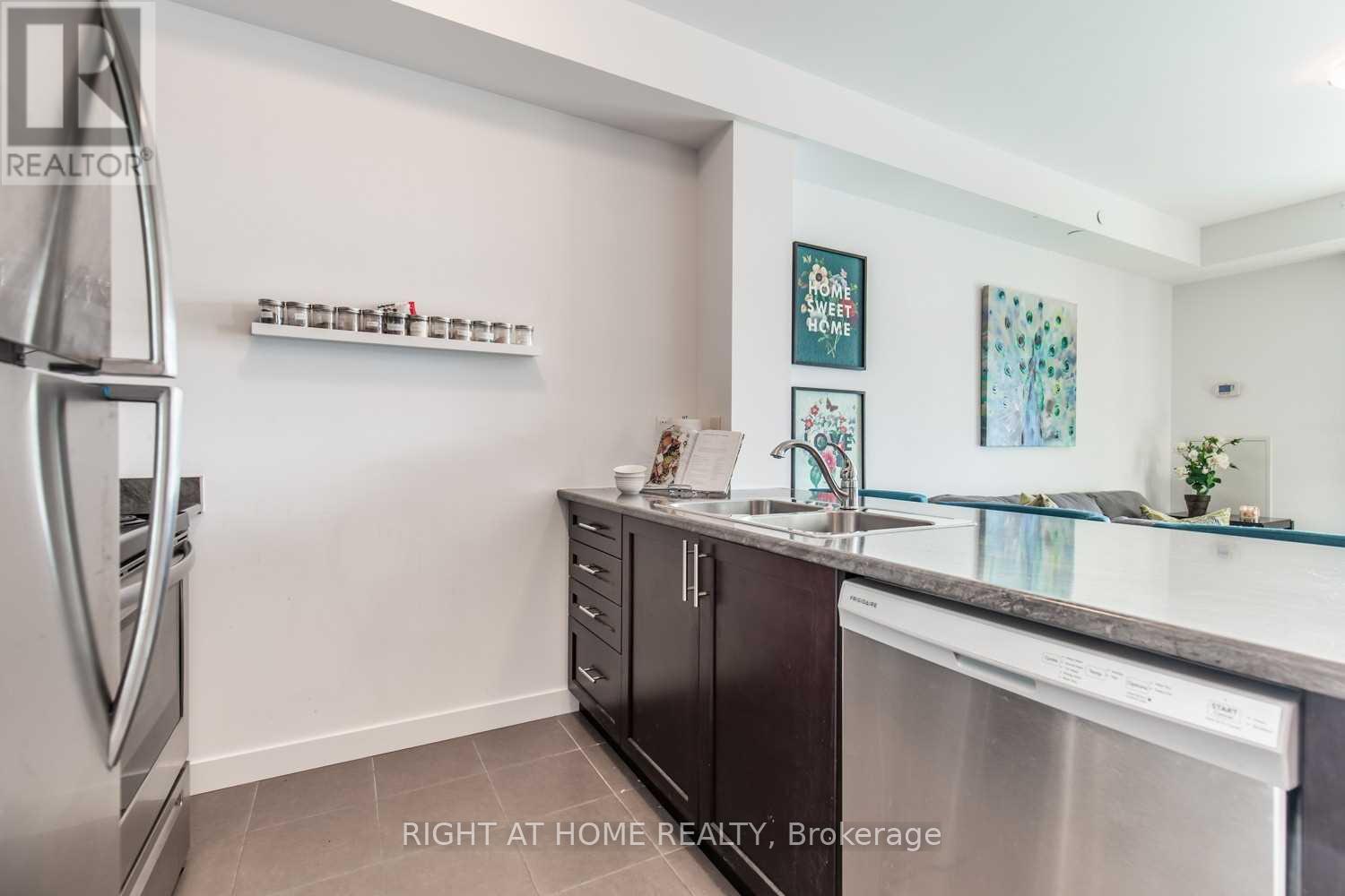 334 - 125 Shoreview Place, Hamilton, Ontario  L8E 0K3 - Photo 10 - X12585840