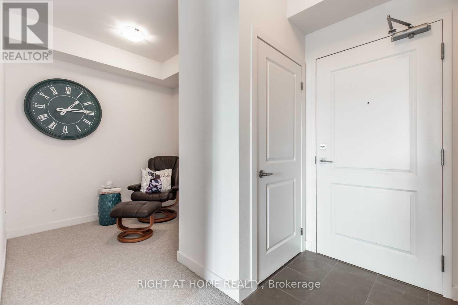 334 - 125 Shoreview Place, Hamilton, Ontario  L8E 0K3 - Photo 4 - X12585840